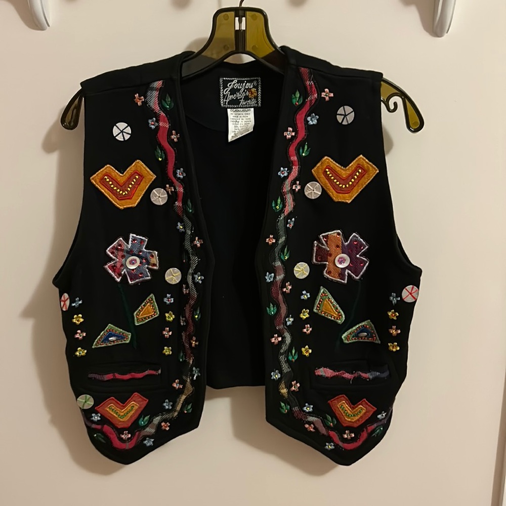 Vintage embroidery black vest!!